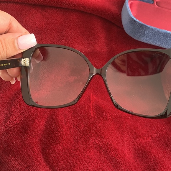 Gucci Oversized Brown Glasses - Picture 10 of 11